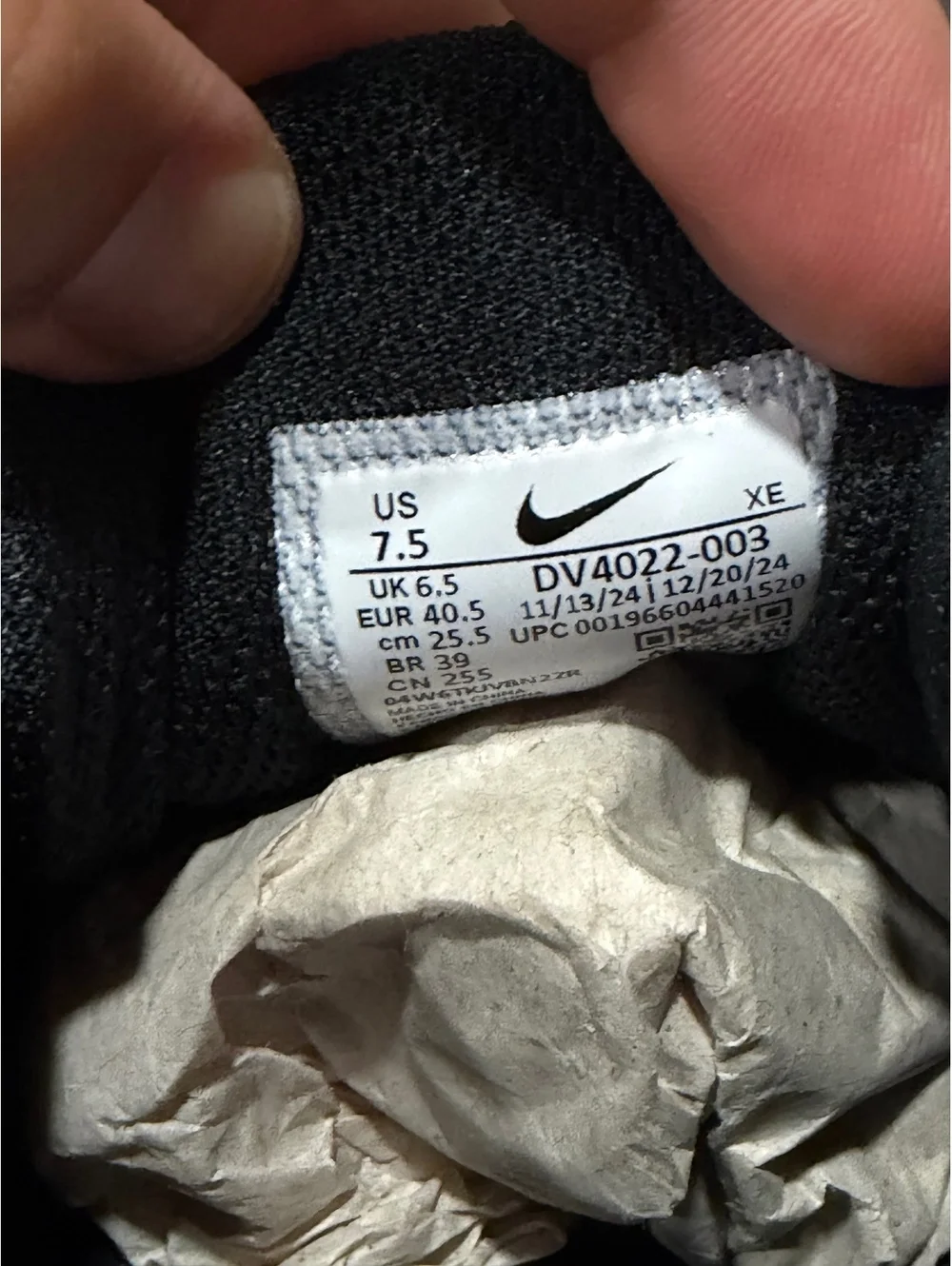 Size 7.5 - Nike Winflo 10 “Black White”